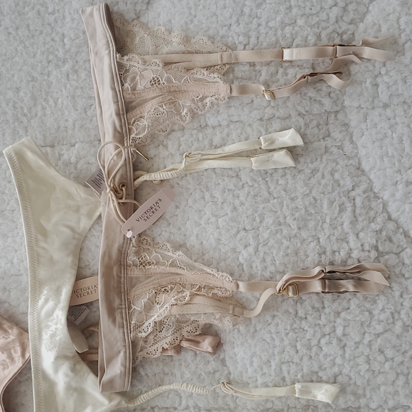 Victoria's Secret Beige/Cream Garter Belt Bundle - Picture 3 of 17